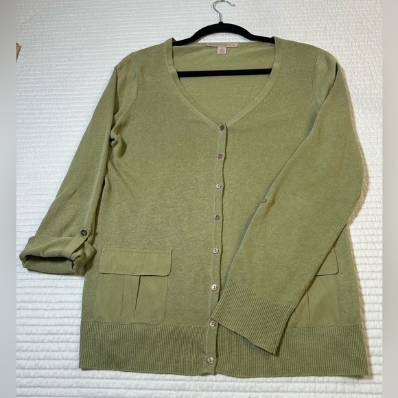 Belford Celery Green Linen Blend VNeck Cardigan. Size Medium. #Quiet Luxury - Picture 6 of 10